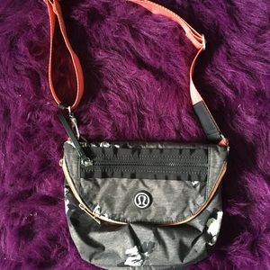 Lululemon festival bag 🧡🖤🤍